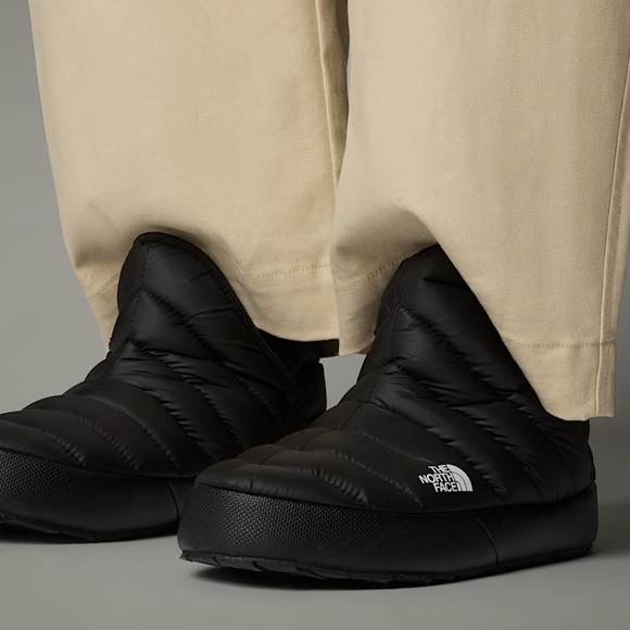 The North Face Women's ThermoBall Traction Water Resistant. MSRP $69 - Picture 2 of 14